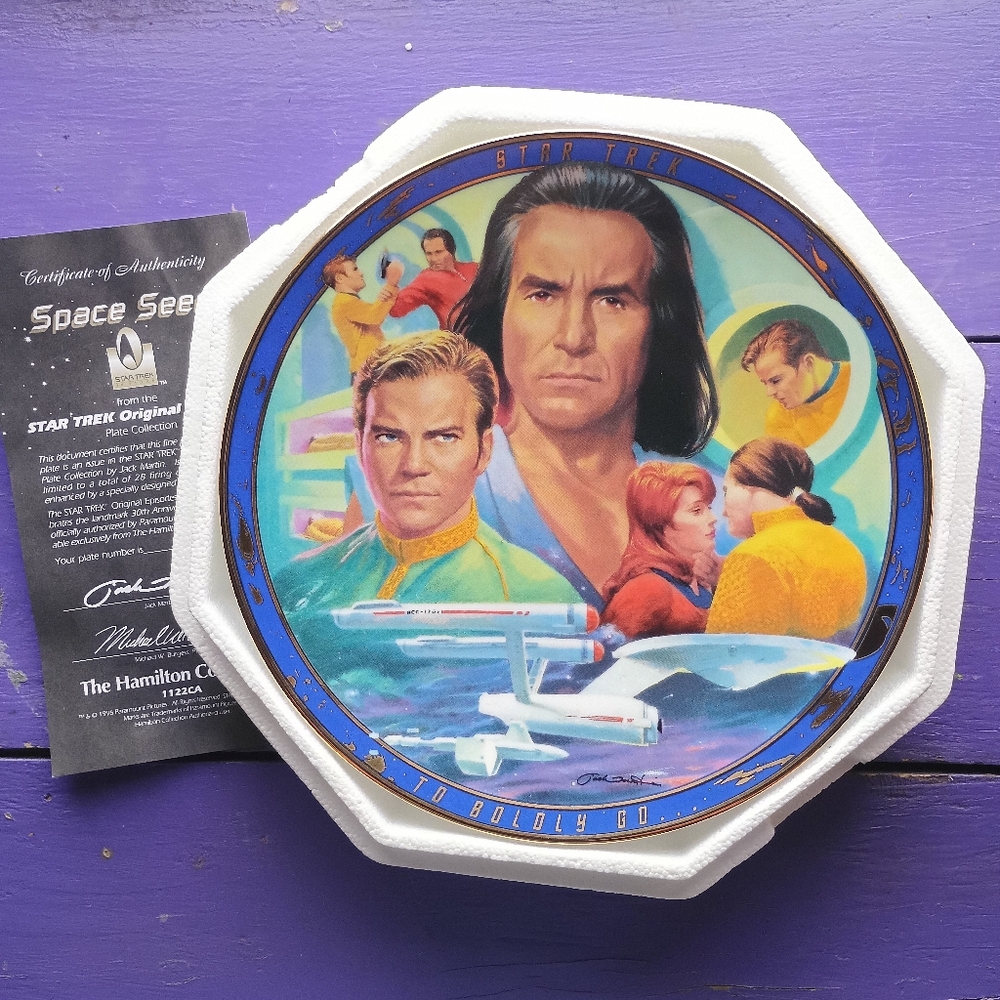 Space Seed collector plate from The Hamilton Collection's Star Trek